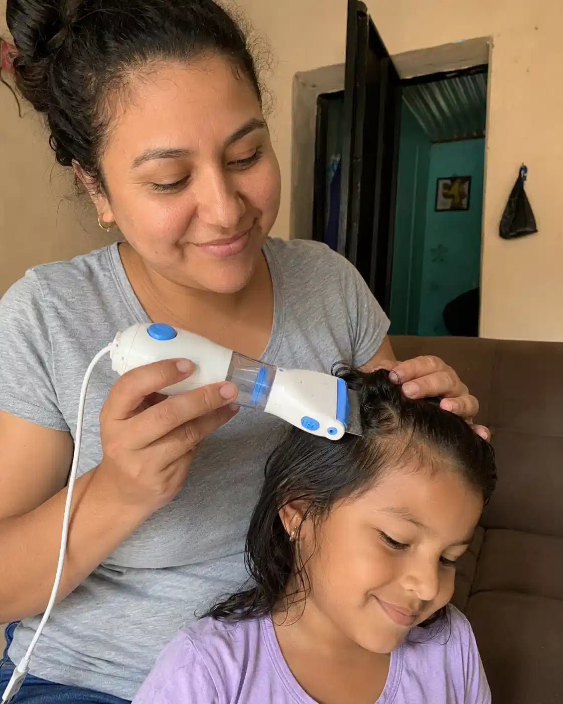 LiceOff Pro | Eliminador Eléctrico de Piojos y Liendres con Succión y Peine Acero Inoxidable | Sin Químicos | Luz LED | Seguro para Niños y Adultos | Pago al Recibir Honduras